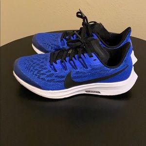 Nike Zoom Tennis Shoes